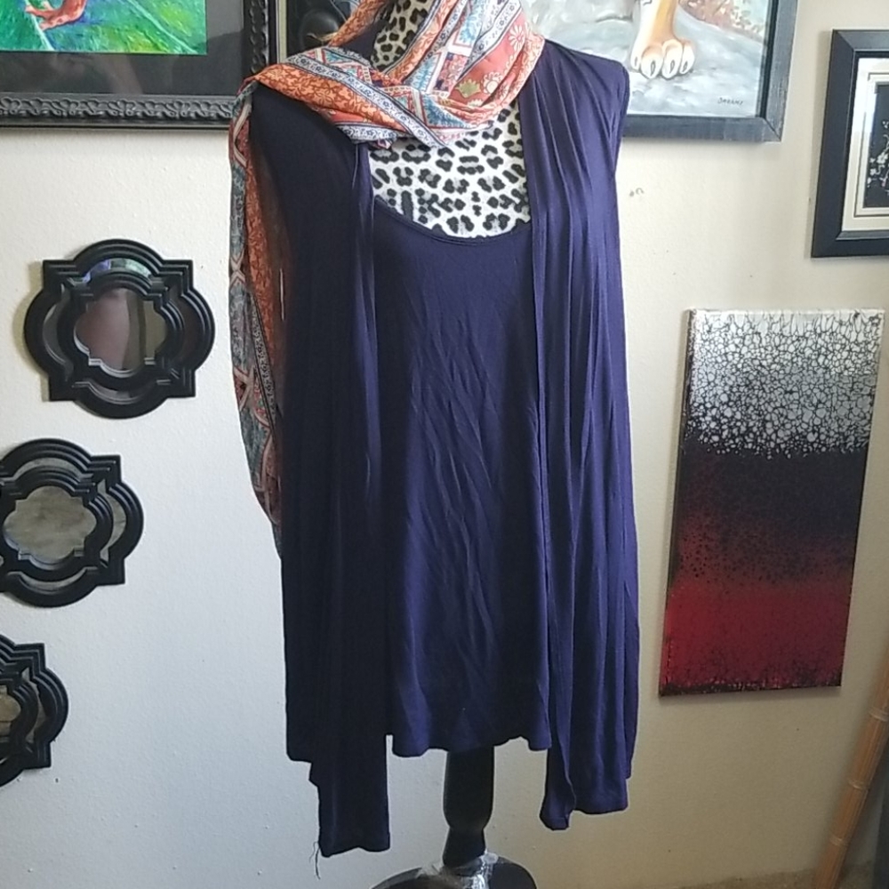 Navy top Plus sized.